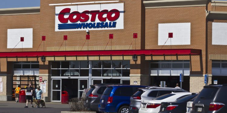 Dear Costco Shoppers: This Is Why We Hate You